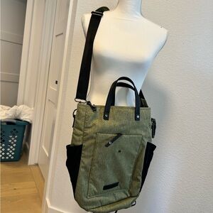 Green and black leather computer, travel bag! Excellent condition with security